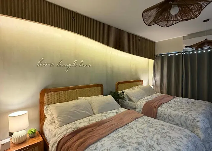 Twin Bed 1br W Balcony With Wifi Netflix At Shore2 T1 Near Moa And Naia Airport Aparthotel Manila