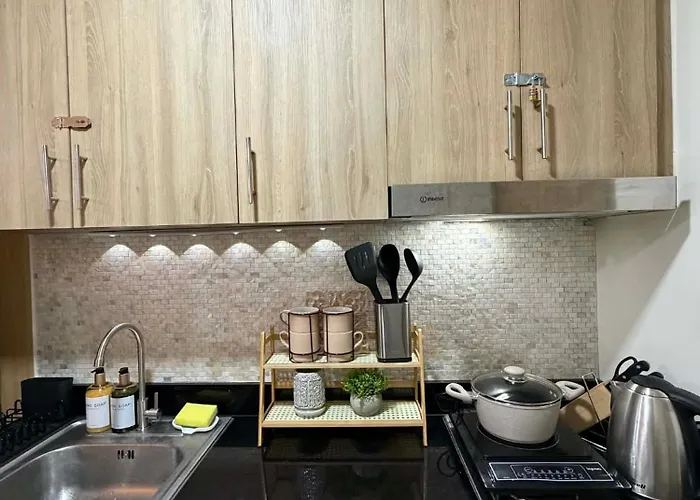 Twin Bed 1br W Balcony With Wifi Netflix At Shore2 T1 Near Moa And Naia Airport * Manila